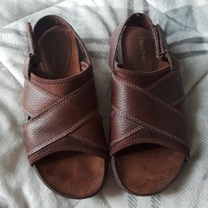 BareTraps Size:8M "Lisette" Brown Leather Sandals